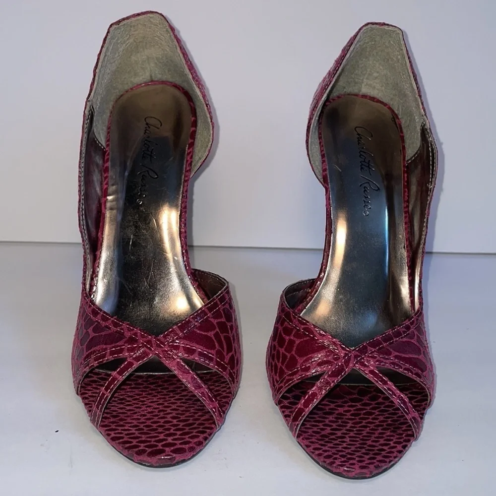 CHARLOTTE RUSSE Fuschia snakeskin heels in women’s size 6